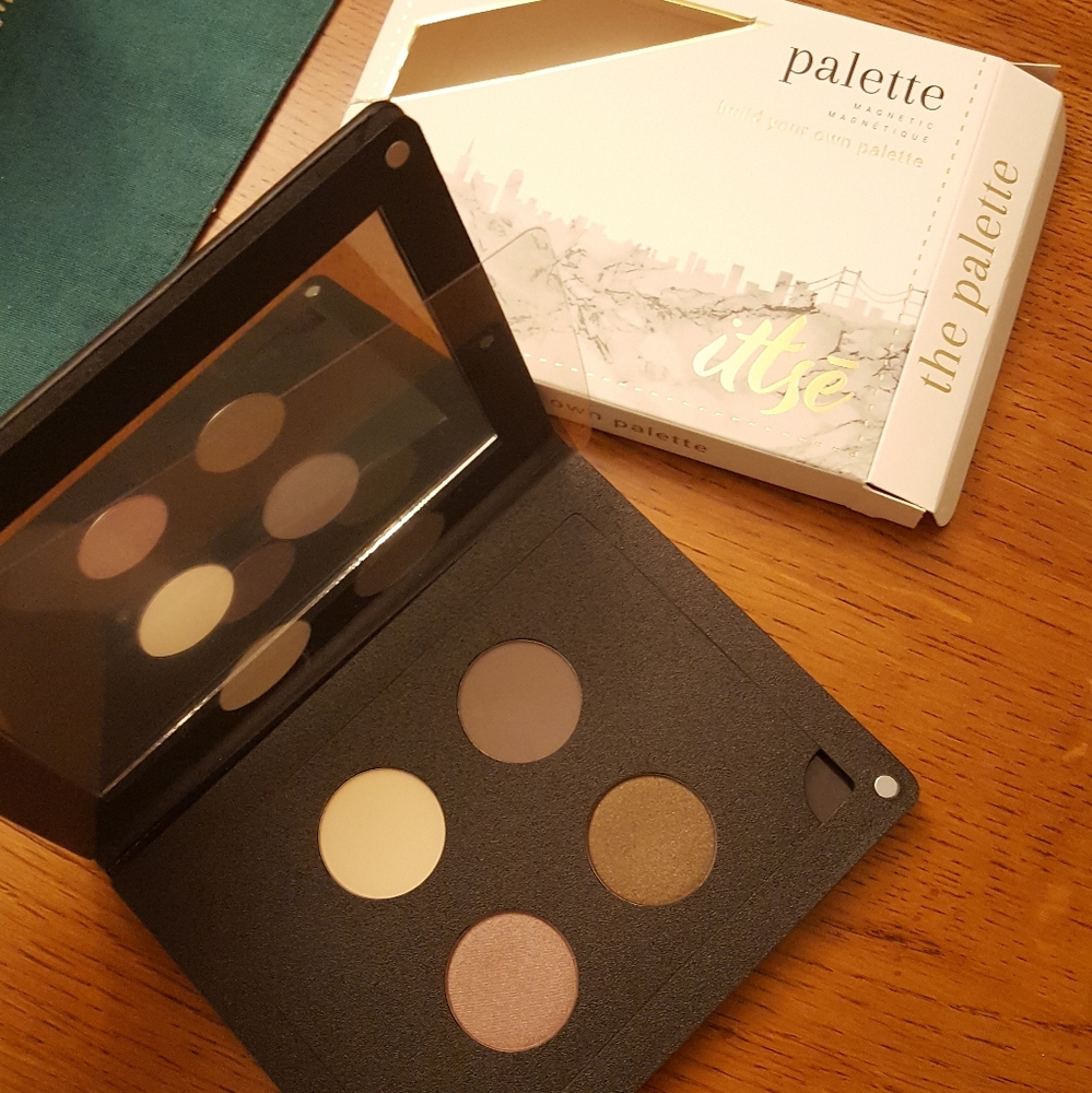 Ittse the van ness eyeshadow quad w/ magnetic case